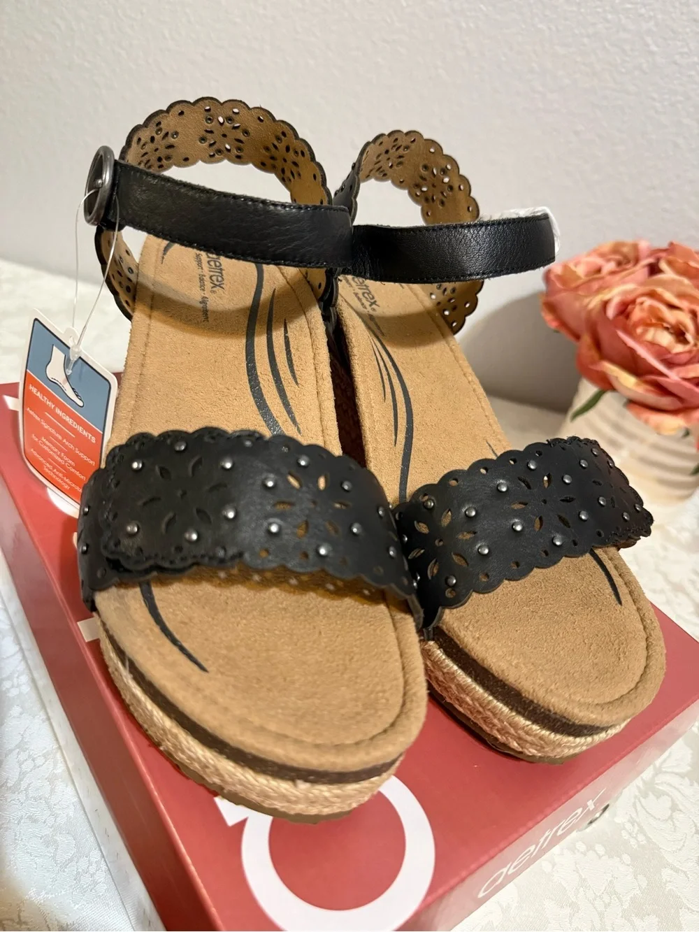 Aetrex Sydney Wedges Heels Black Lace Stud Cutout Memory Foam Women’s 7.5 8 NWT